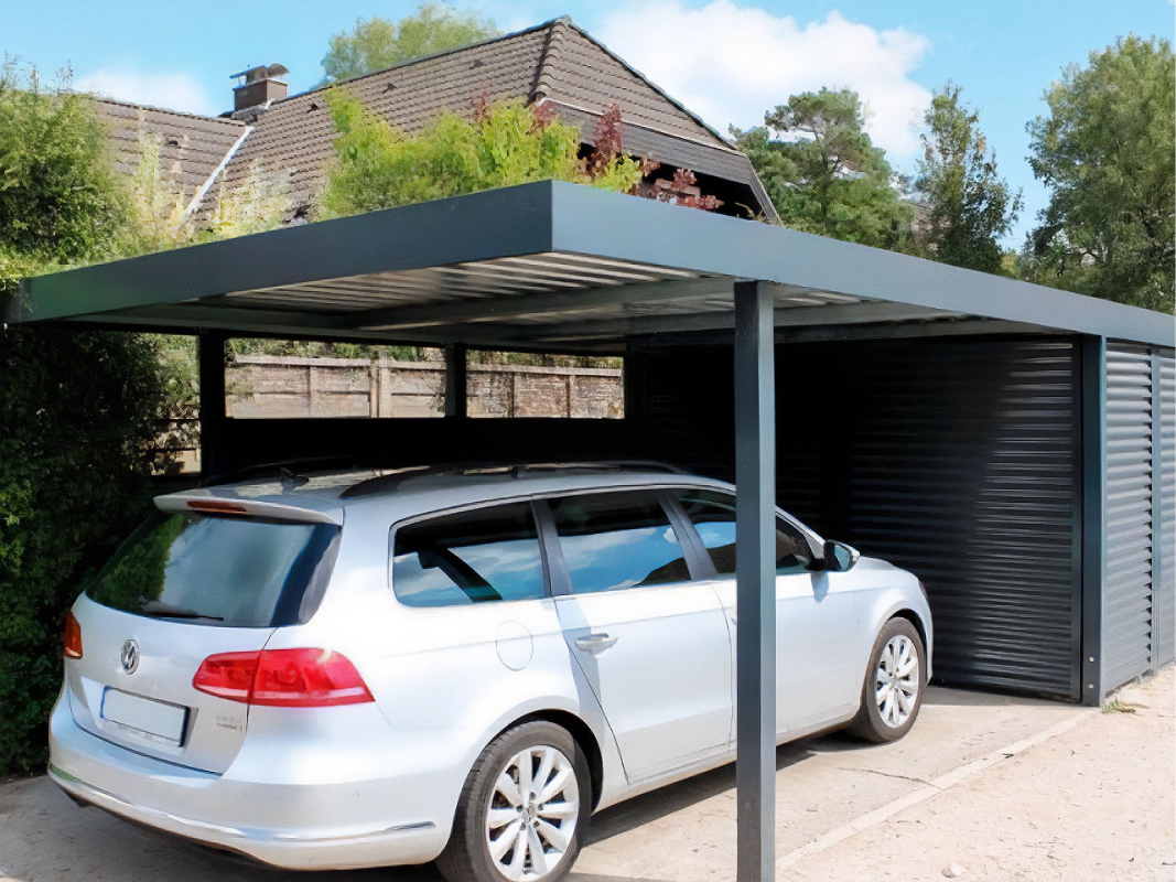 Односкатный автонавес из поликарбоната в стиле хай-тек для автомобиля с закрытыми боковинами